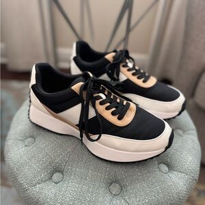 Dolce Vita Bettie Sneaker